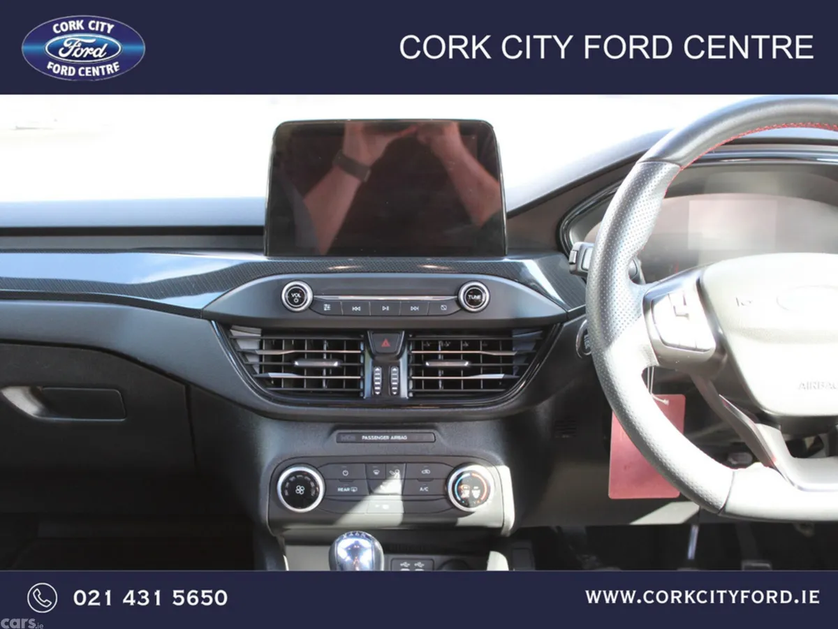 Ford Focus Hatchback, Petrol Hybrid, 2021, Red