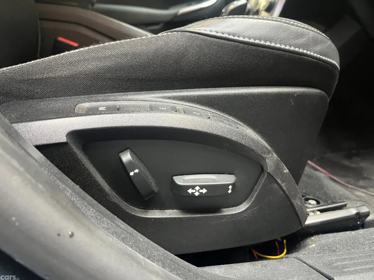 Volvo V40 Estate, Diesel, 2017, Grey