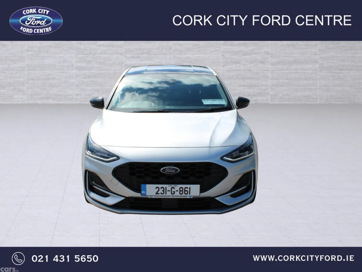 Ford Focus Hatchback, Petrol, 2023, Grey
