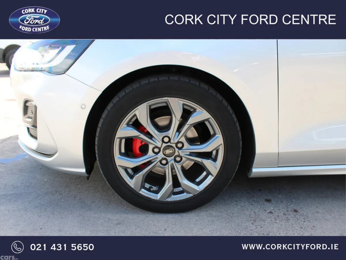 Ford Focus Hatchback, Petrol, 2023, Grey