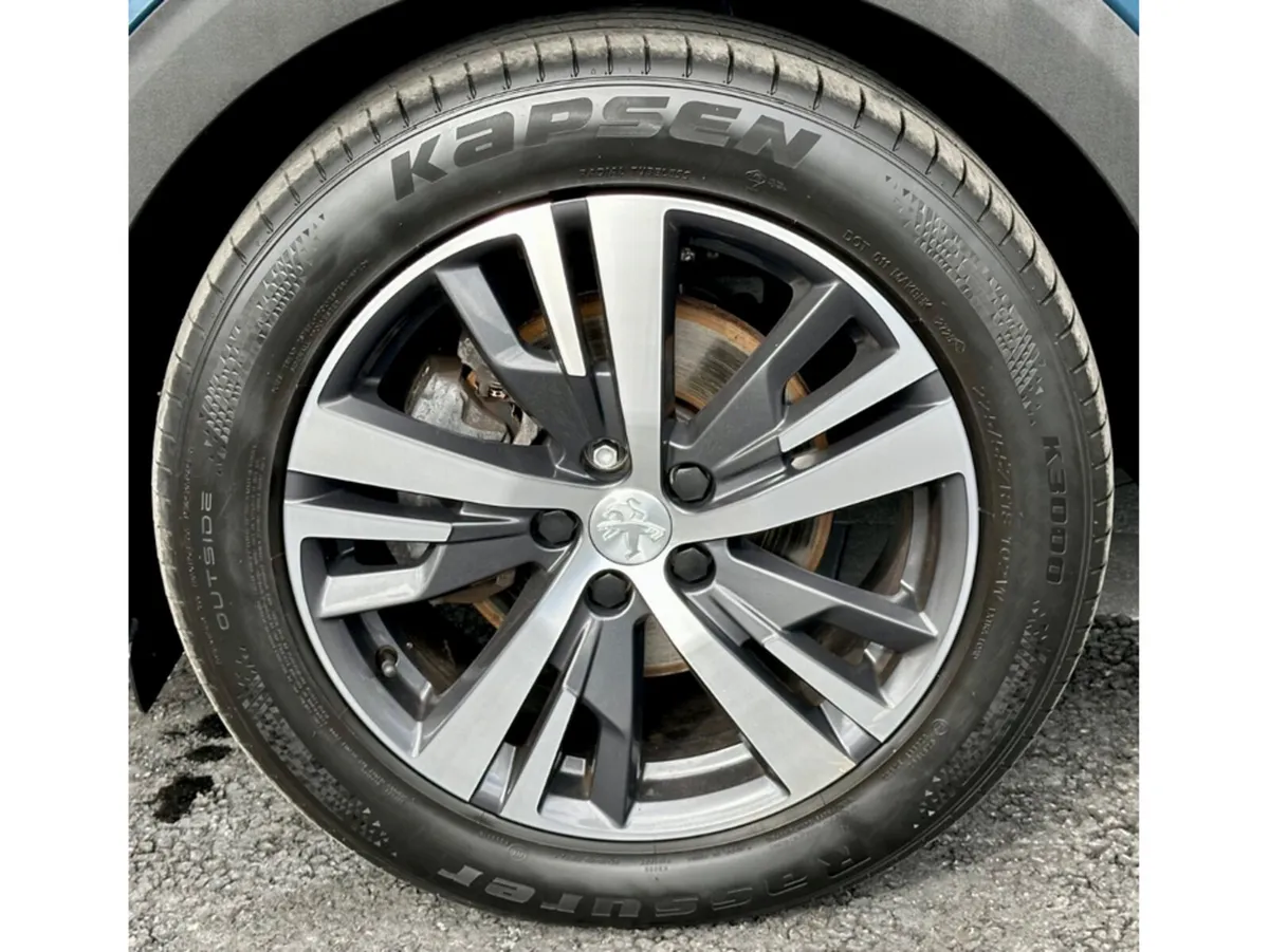 Peugeot 5008 MPV, Diesel, 2024, Blue