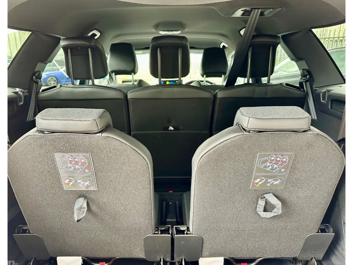 Peugeot 5008 MPV, Diesel, 2024, Blue