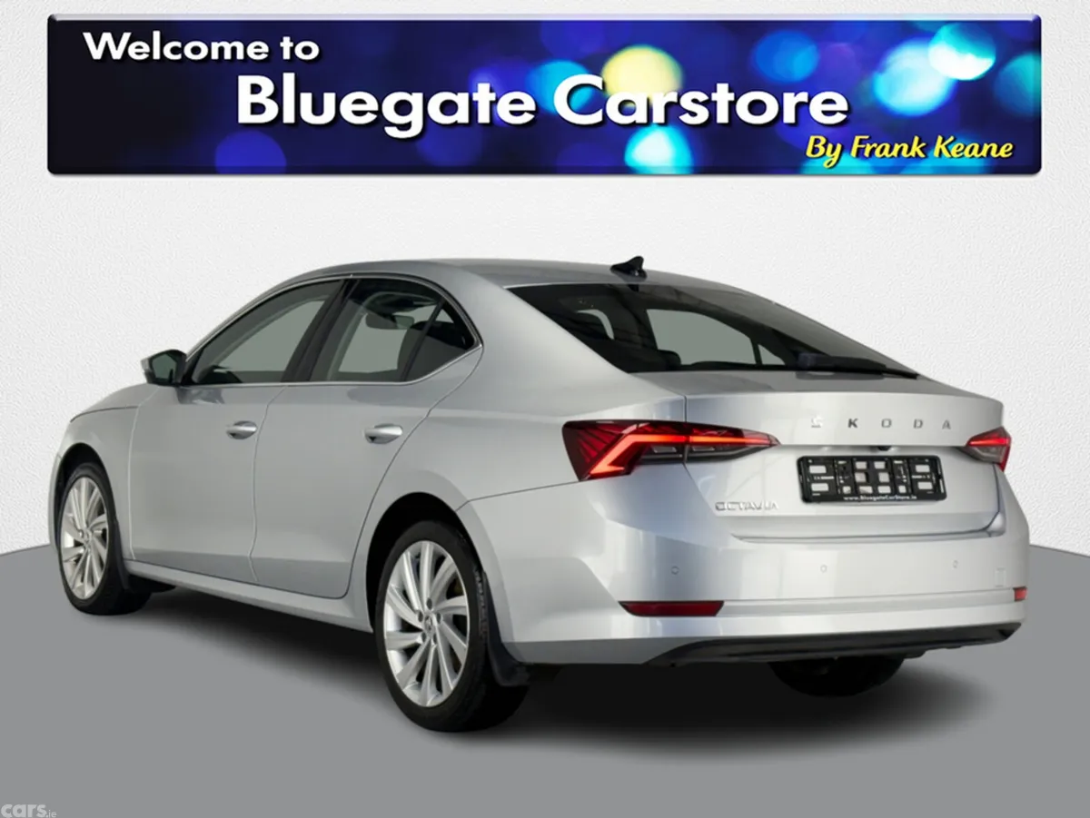 Skoda Octavia Saloon, Diesel, 2022, Grey