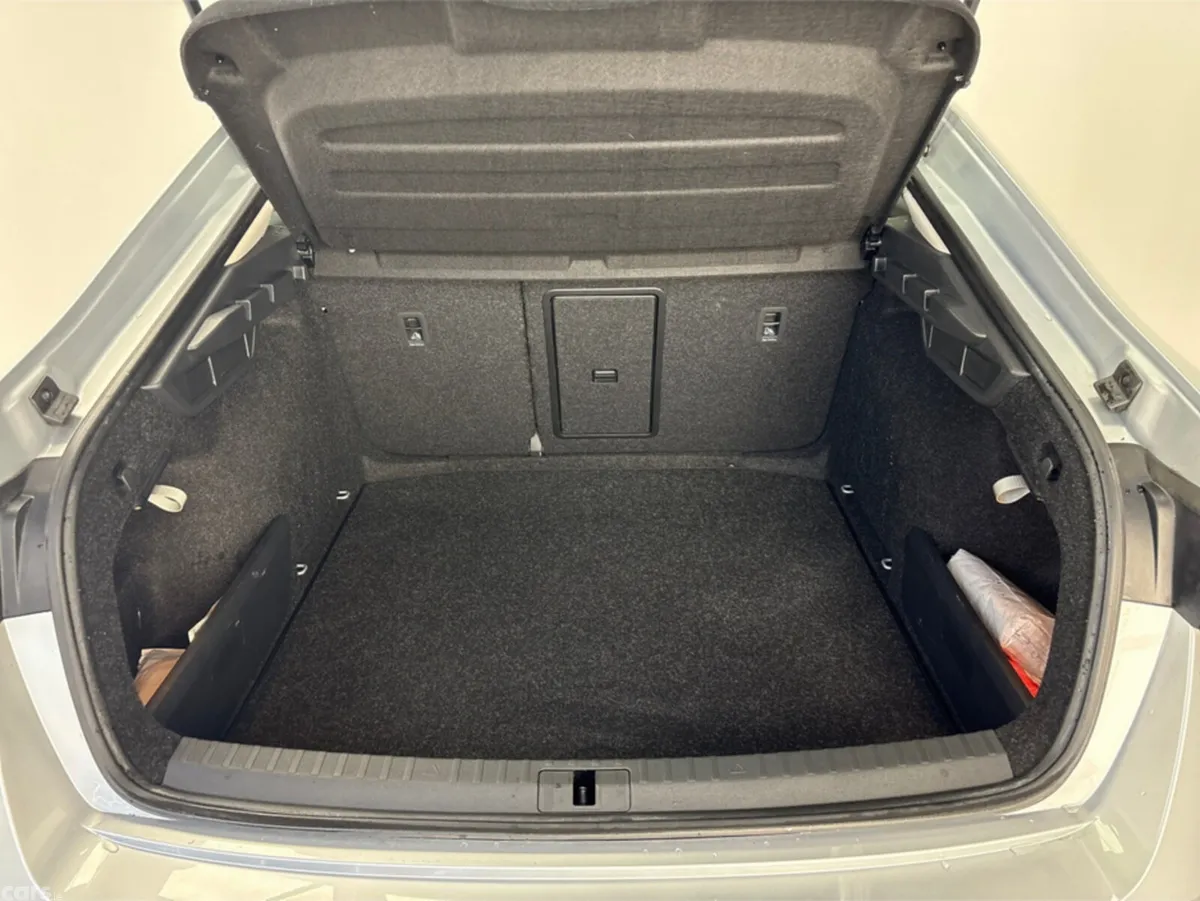 Skoda Octavia Saloon, Diesel, 2022, Grey
