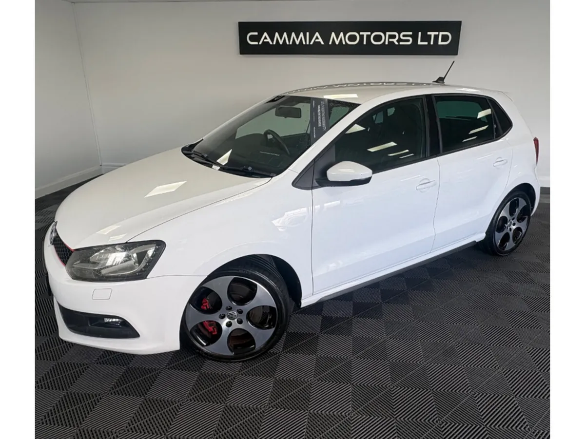 Volkswagen Polo Hatchback, Petrol, 2013, White