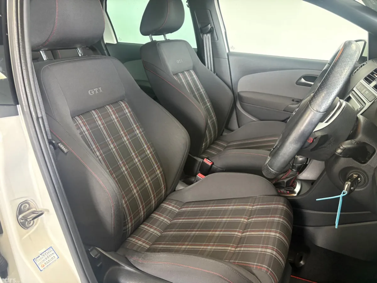 Volkswagen Polo Hatchback, Petrol, 2013, White