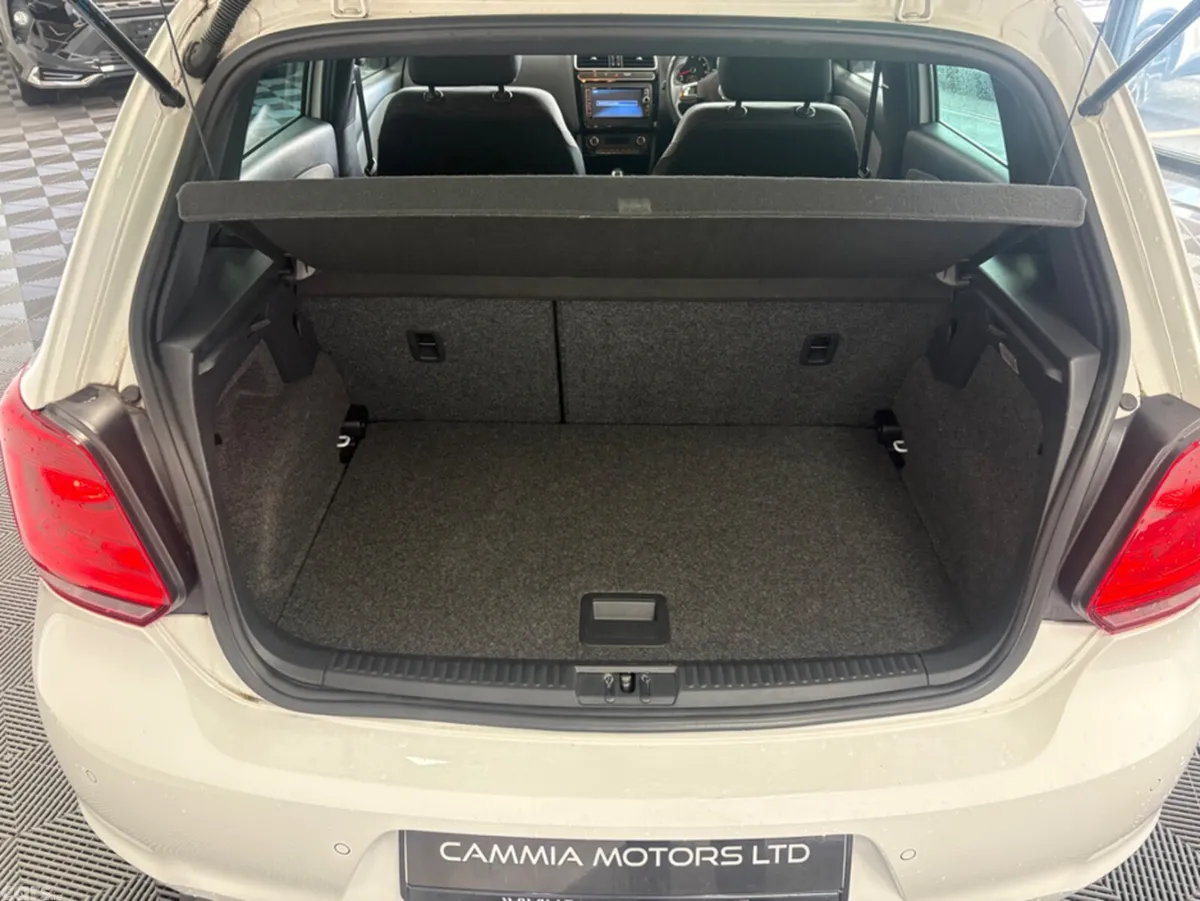 Volkswagen Polo Hatchback, Petrol, 2013, White