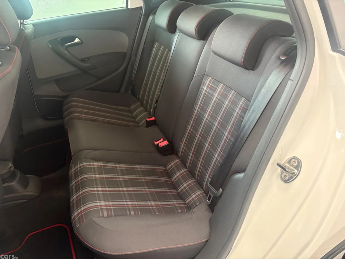 Volkswagen Polo Hatchback, Petrol, 2013, White
