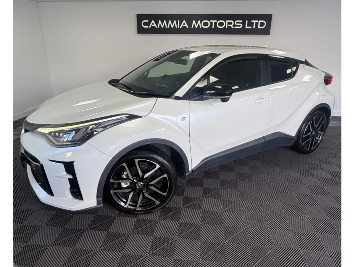 Toyota C-HR SUV, Petrol Hybrid, 2020, White
