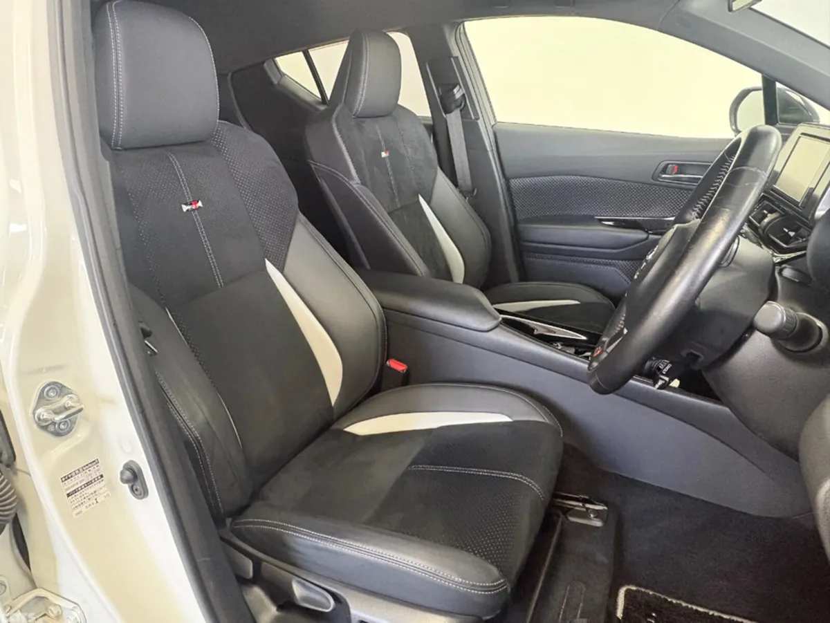 Toyota C-HR SUV, Petrol Hybrid, 2020, White