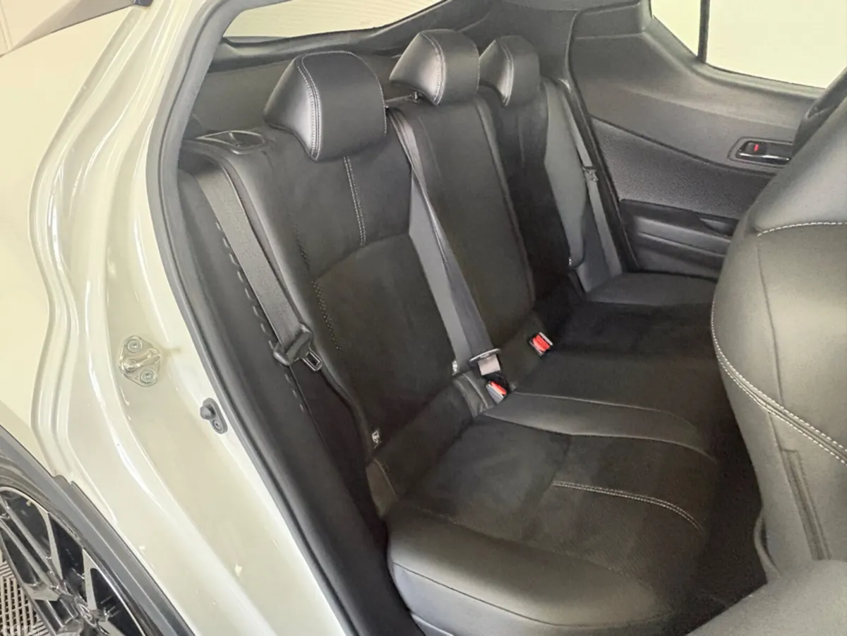 Toyota C-HR SUV, Petrol Hybrid, 2020, White
