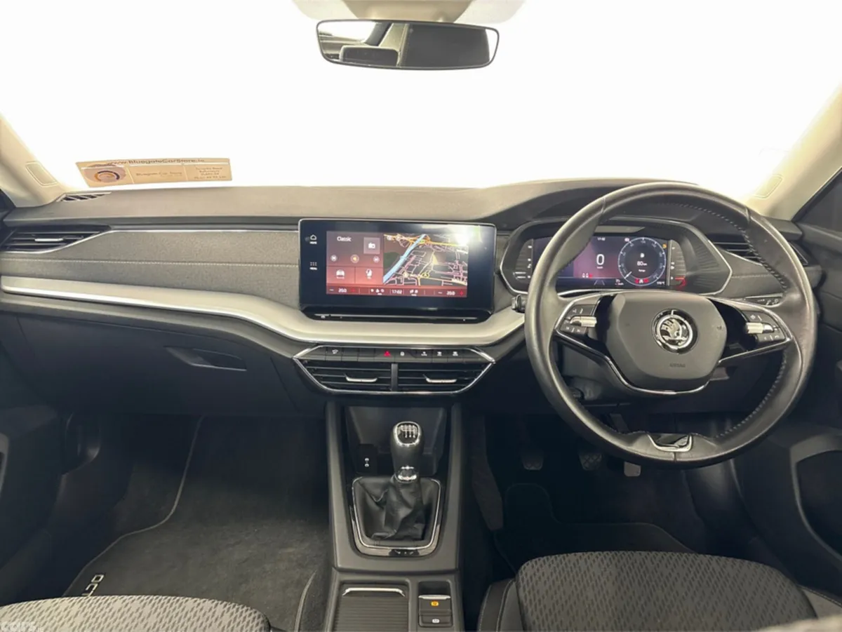 Skoda Octavia Saloon, Diesel, 2022, Grey