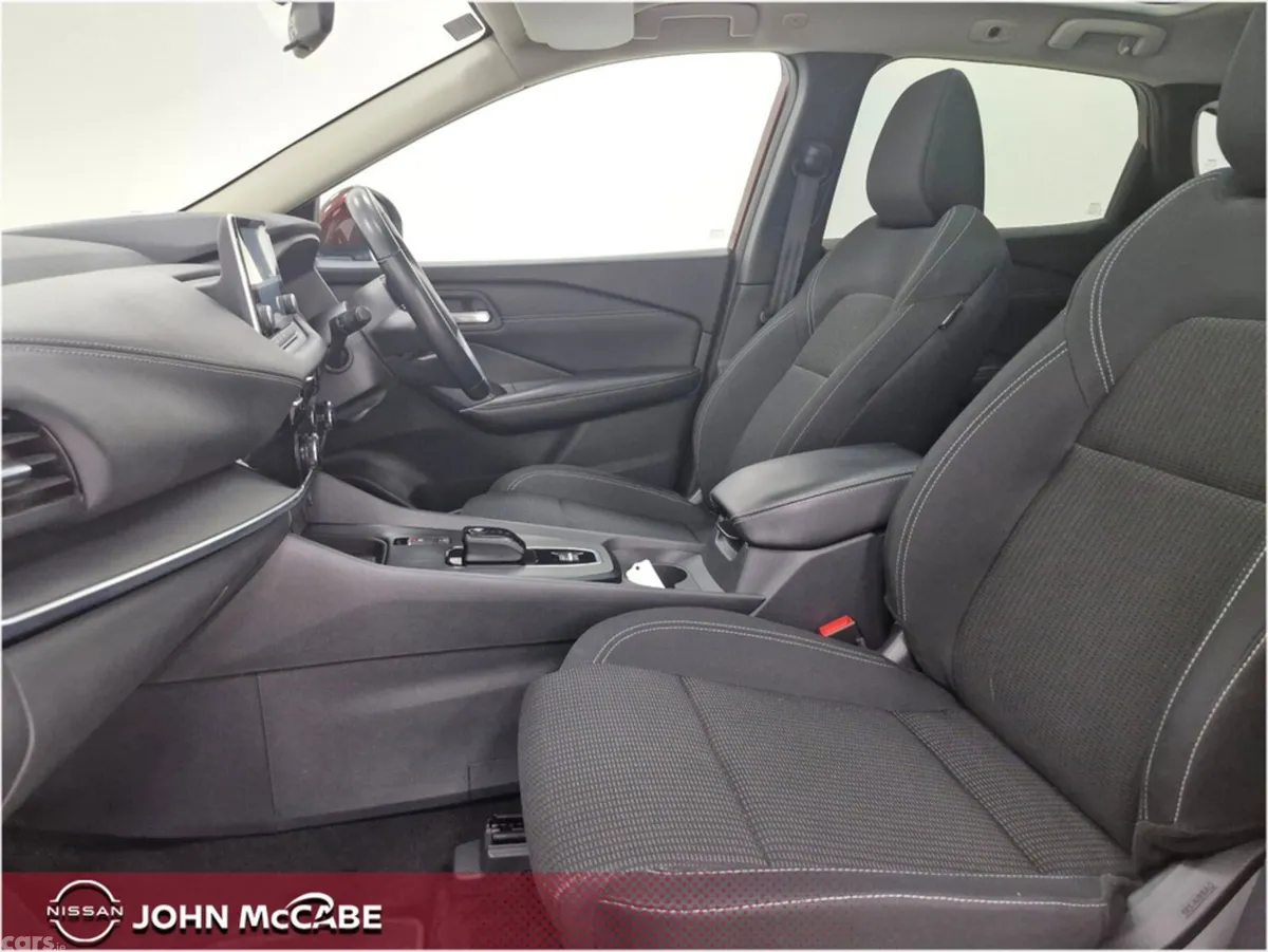 Nissan Qashqai MPV, Petrol Hybrid, 2024, Red