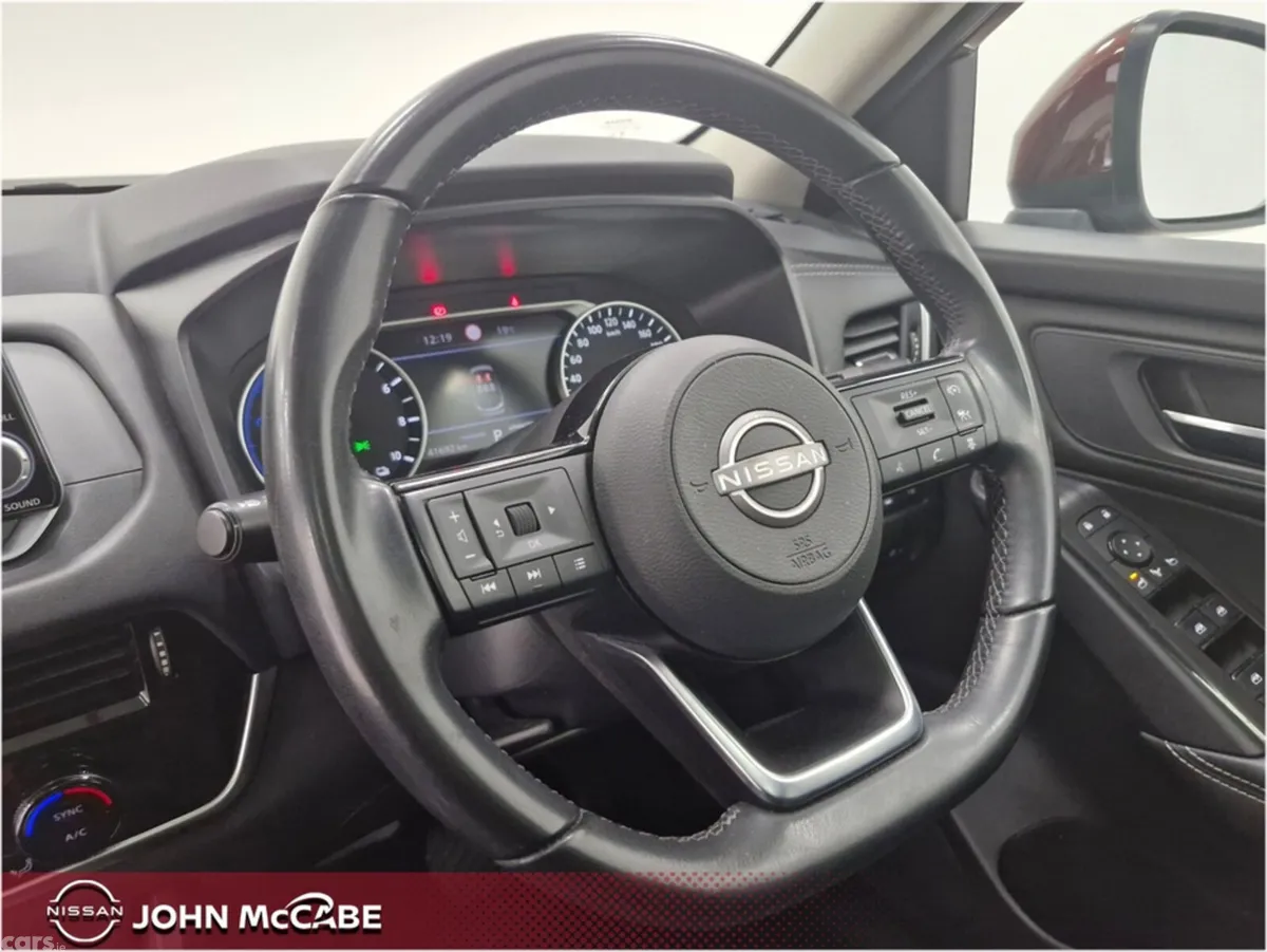 Nissan Qashqai MPV, Petrol Hybrid, 2024, Red