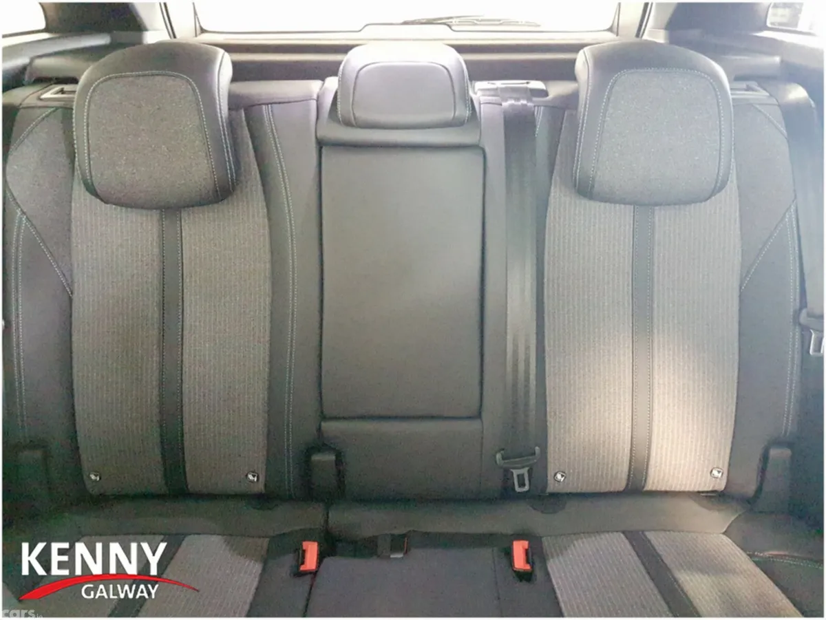 Peugeot 3008 MPV, Diesel, 2023, Grey