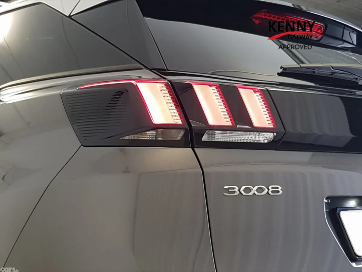 Peugeot 3008 MPV, Diesel, 2023, Grey
