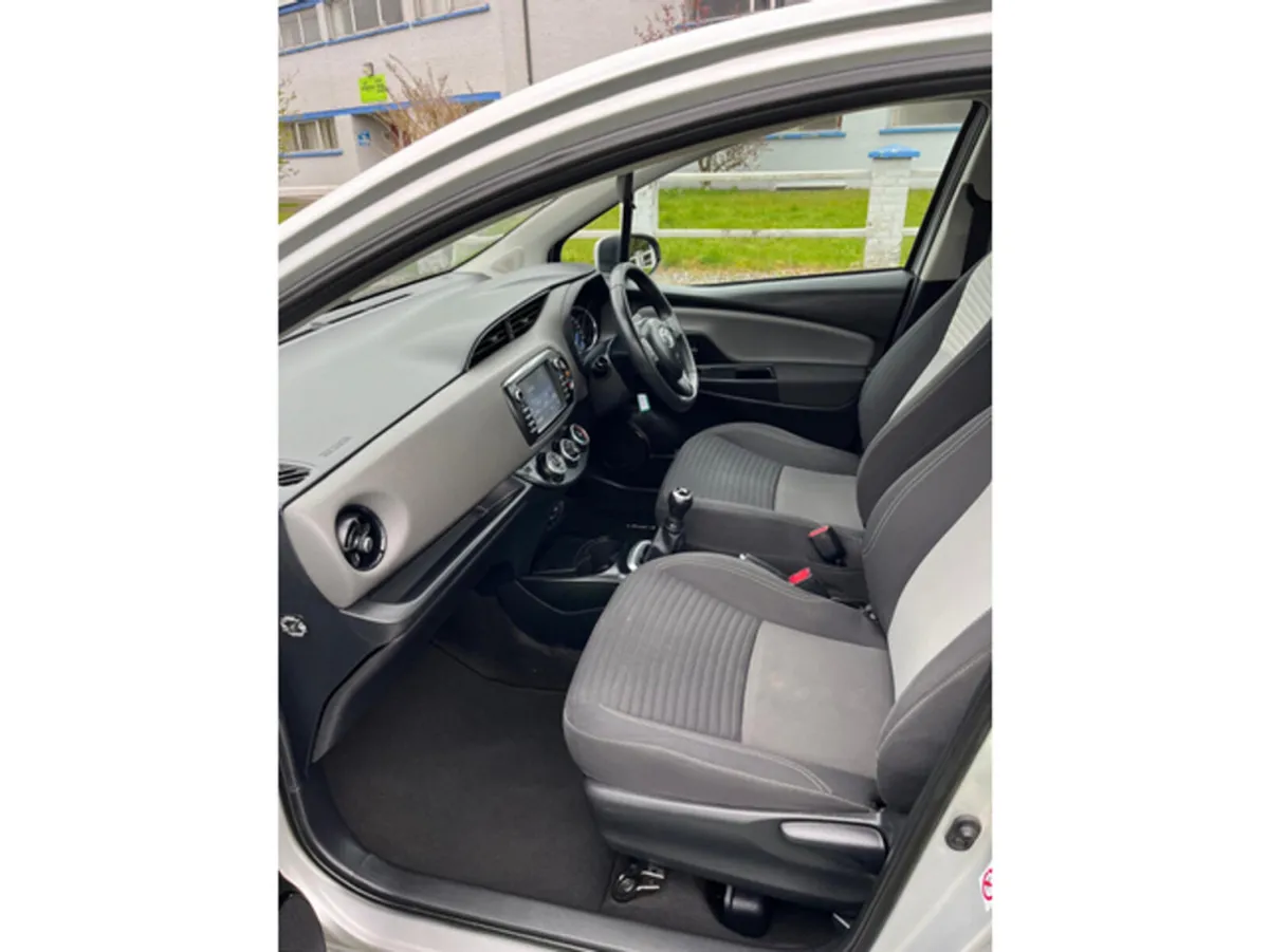 Toyota Yaris Hatchback, Petrol, 2019, Grey