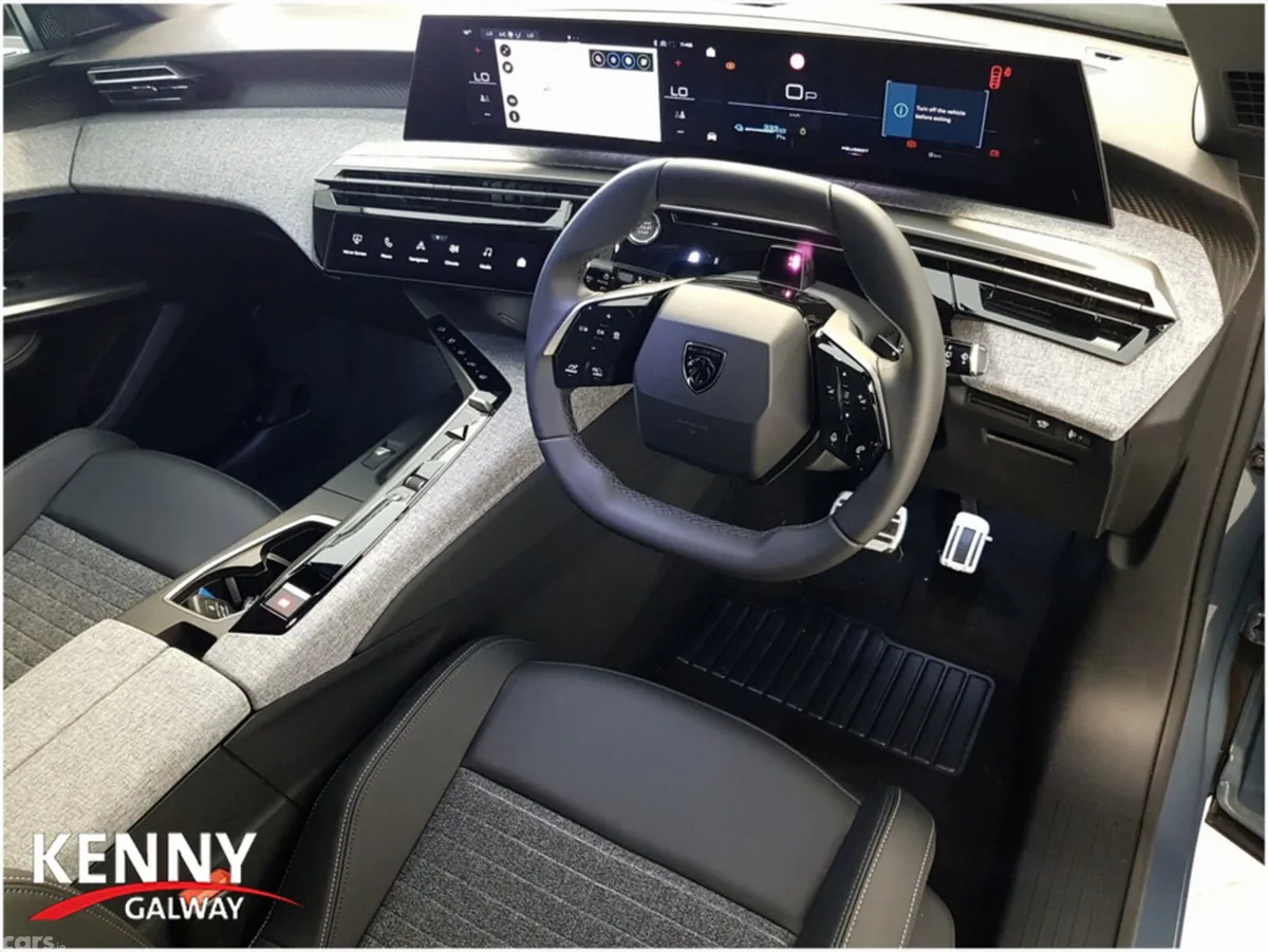 Peugeot 5008 MPV, Electric, 2026, Blue
