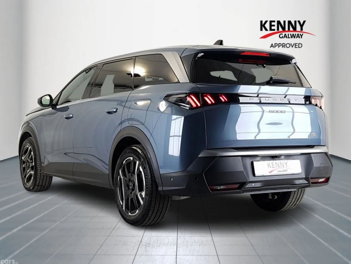 Peugeot 5008 MPV, Electric, 2026, Blue