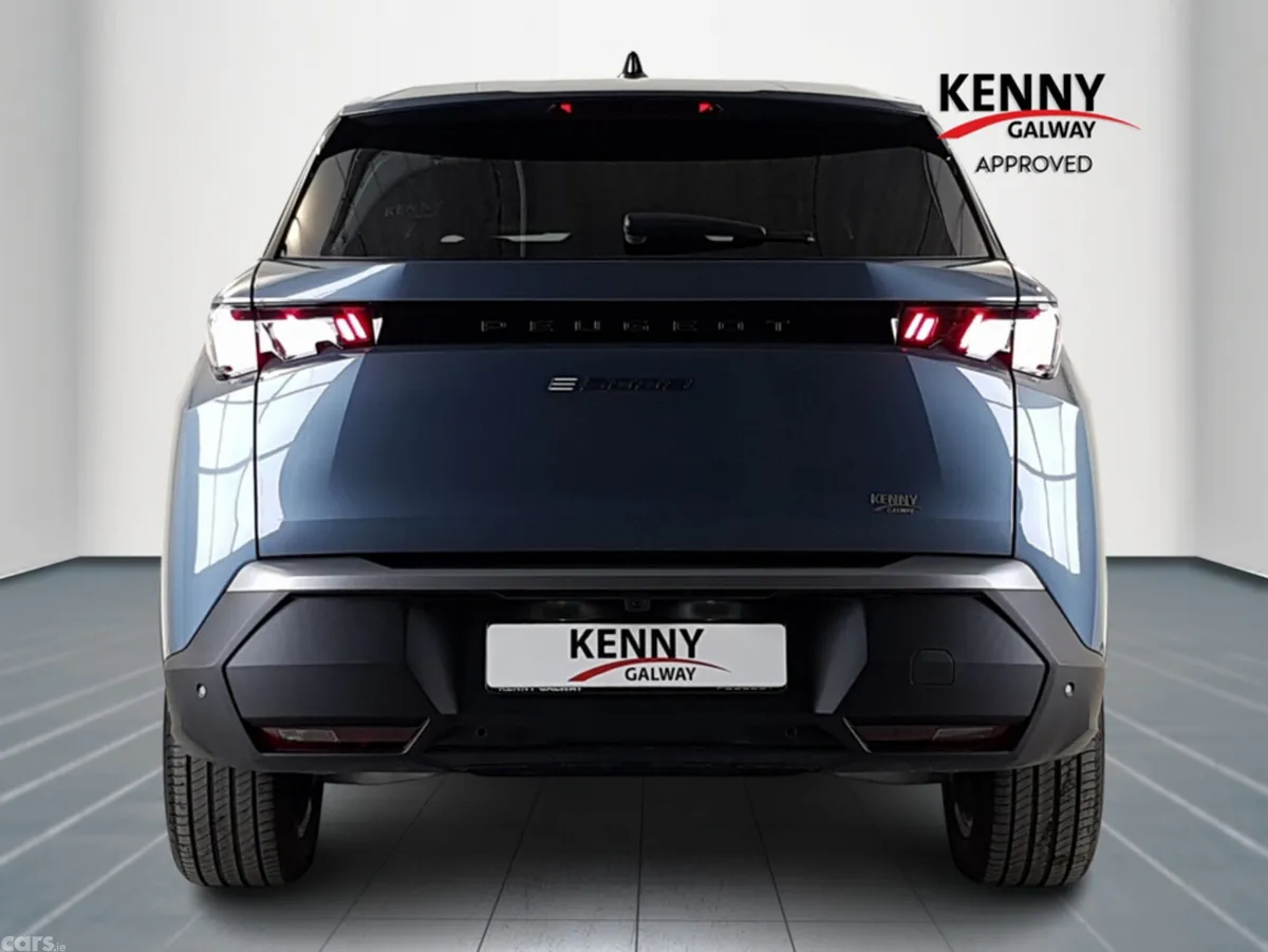 Peugeot 5008 MPV, Electric, 2026, Blue