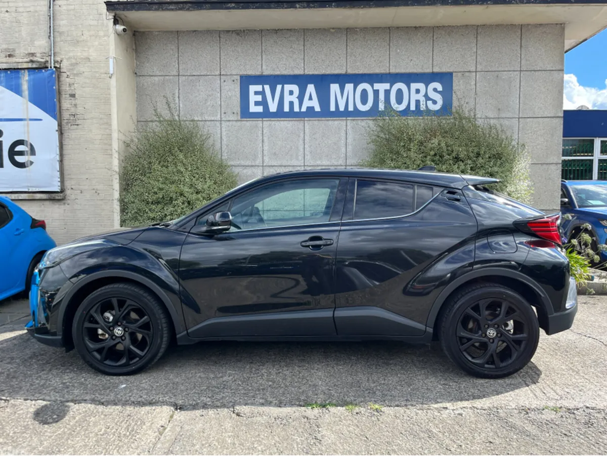 Toyota C-HR SUV, Petrol Hybrid, 2023, Black