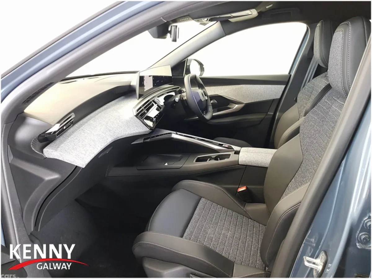 Peugeot 5008 MPV, Electric, 2026, Blue