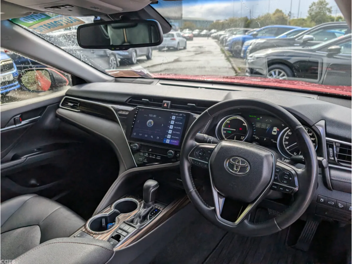 Toyota Camry Saloon, Petrol Hybrid, 2018, Red
