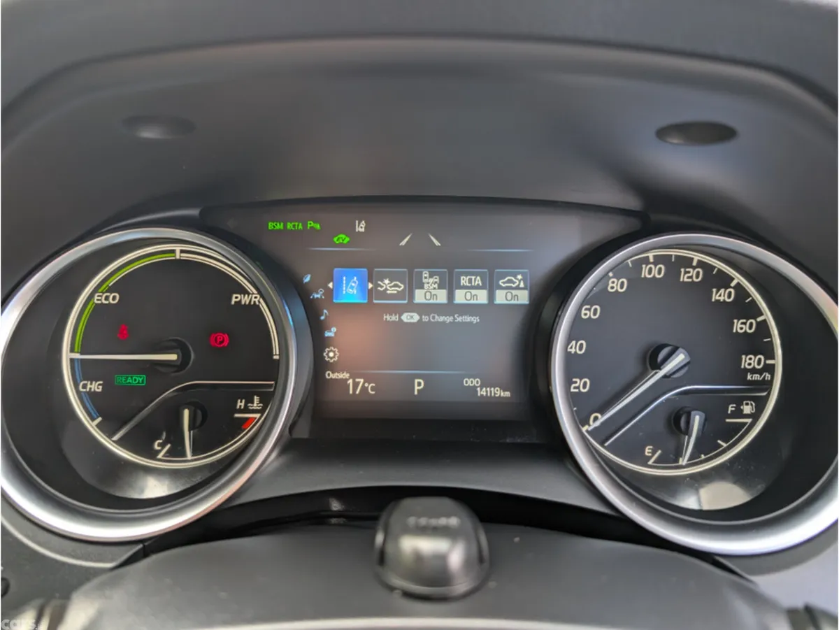 Toyota Camry Saloon, Petrol Hybrid, 2018, Red