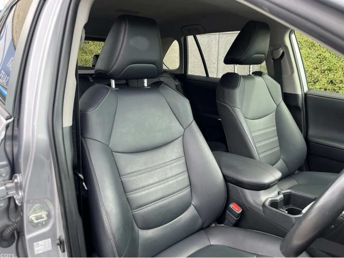 Toyota RAV4 SUV, Petrol Hybrid, 2024, Grey