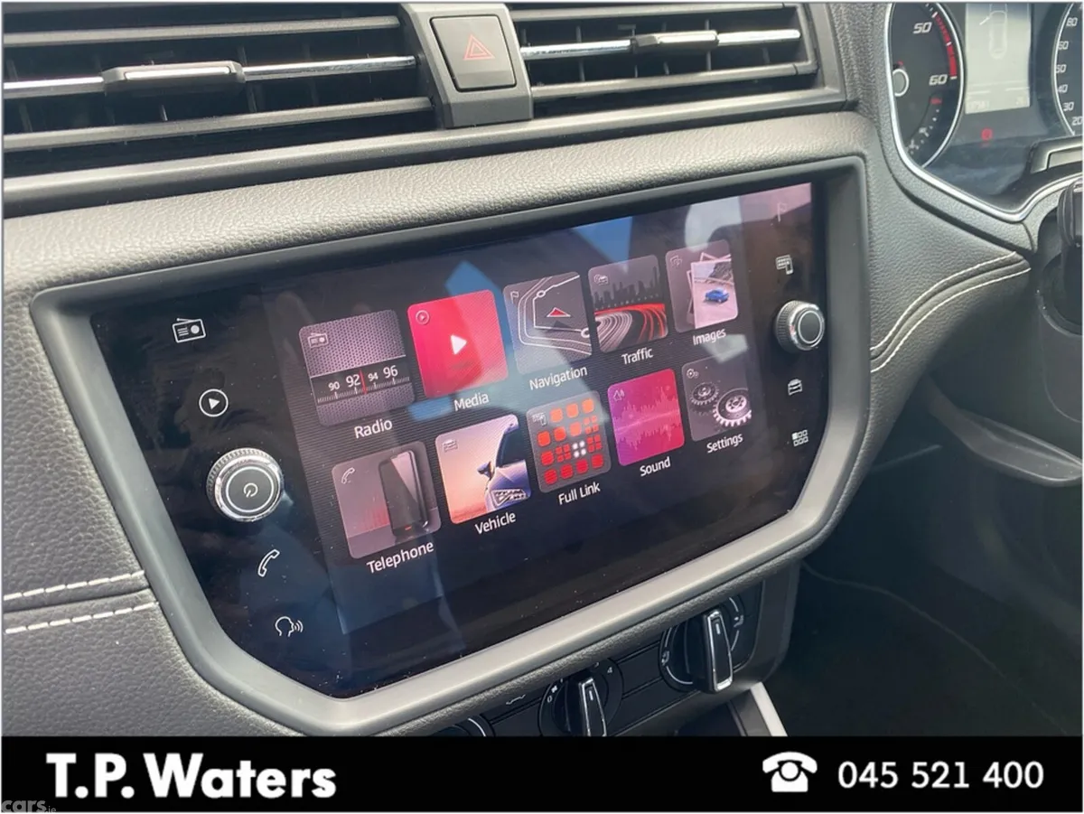 SEAT Arona Hatchback, Diesel, 2019, Red