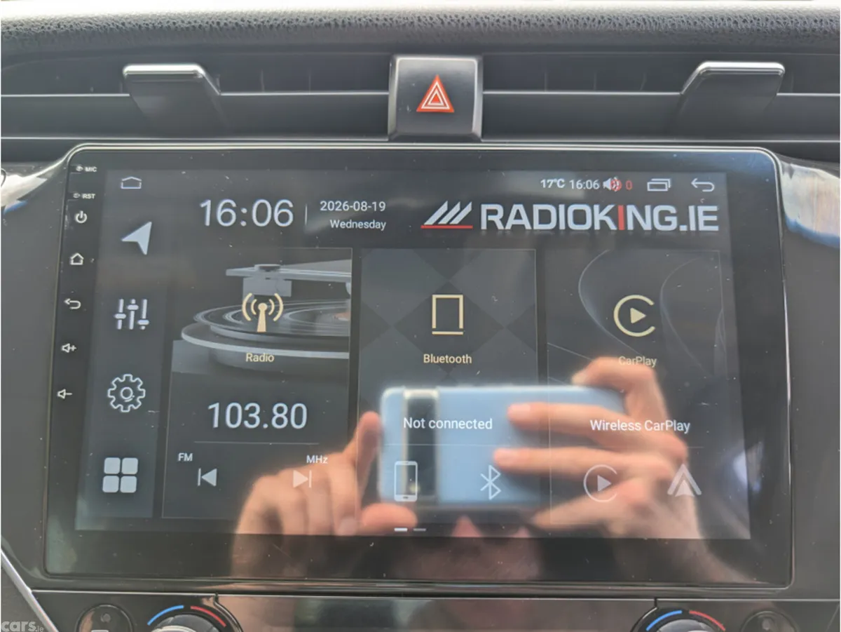 Toyota Camry Saloon, Petrol Hybrid, 2018, Red