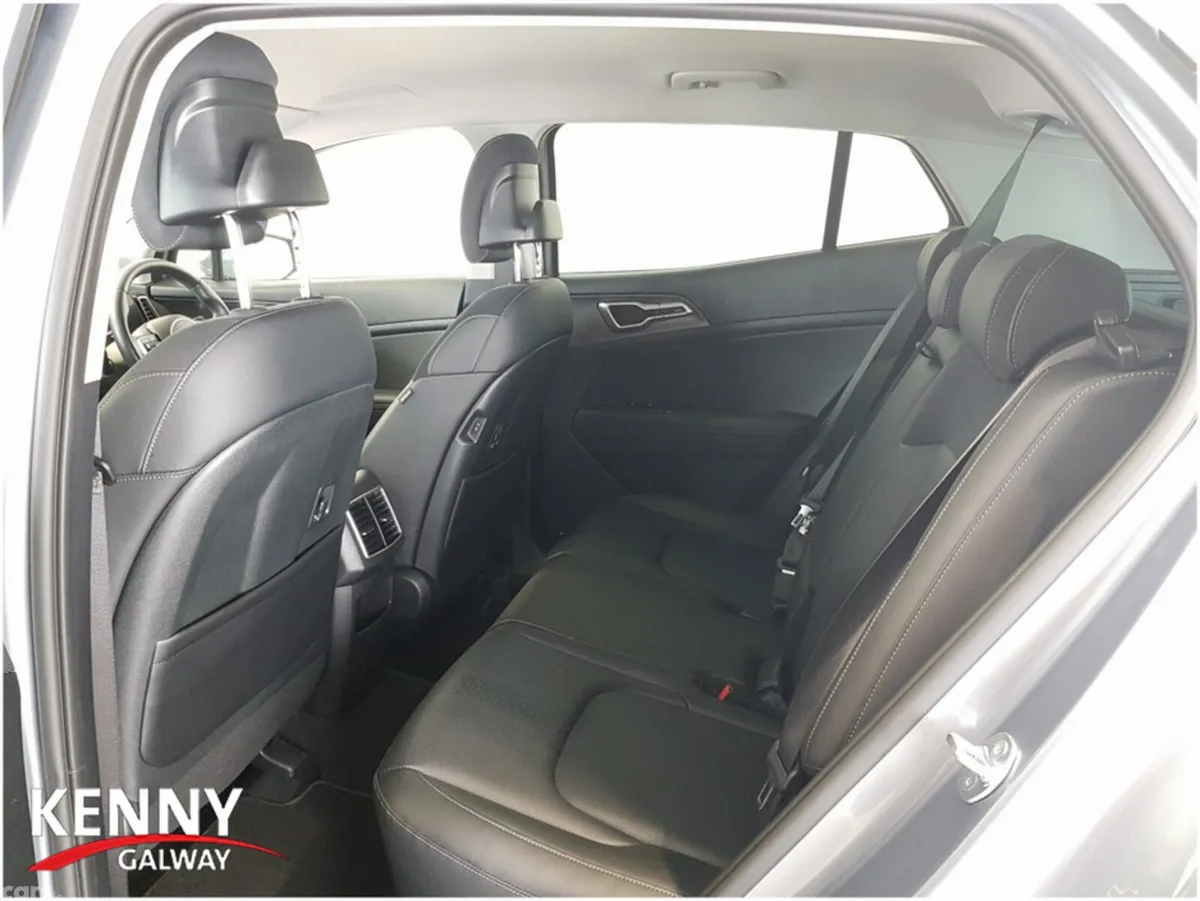 Kia Sportage MPV, Diesel, 2025, Grey