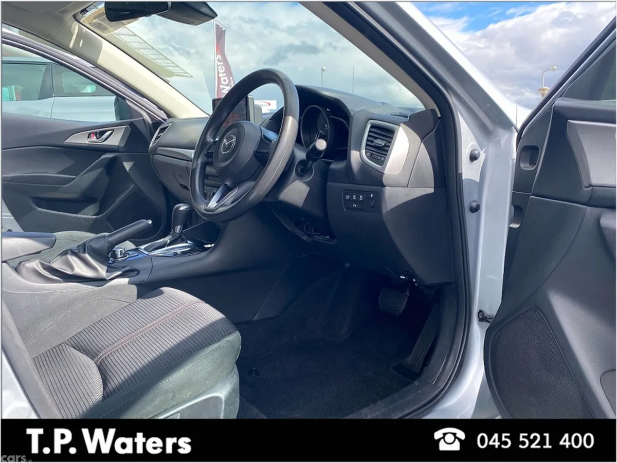Mazda Mazda3 Hatchback, Petrol, 2018, Silver