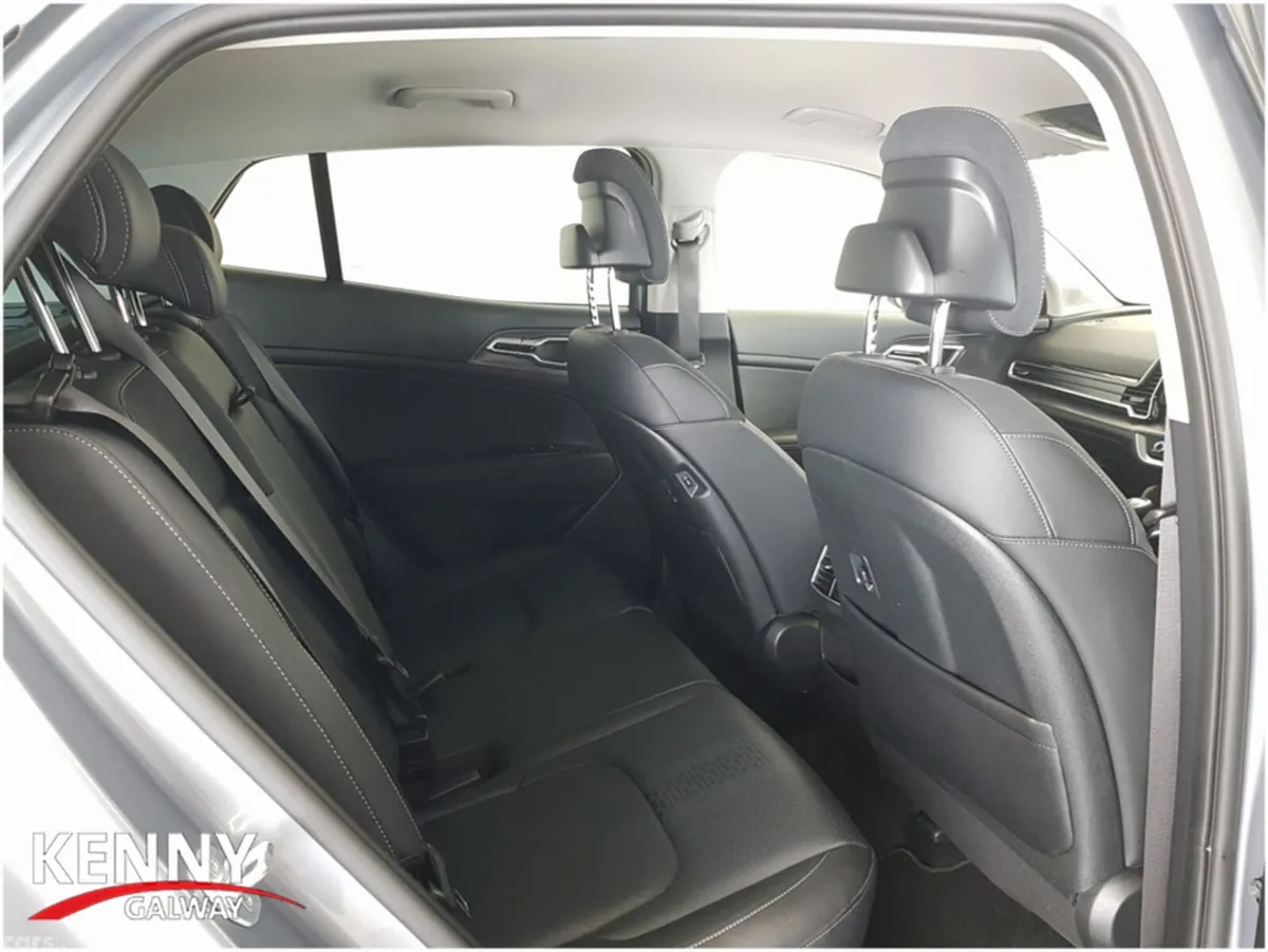 Kia Sportage MPV, Diesel, 2025, Grey