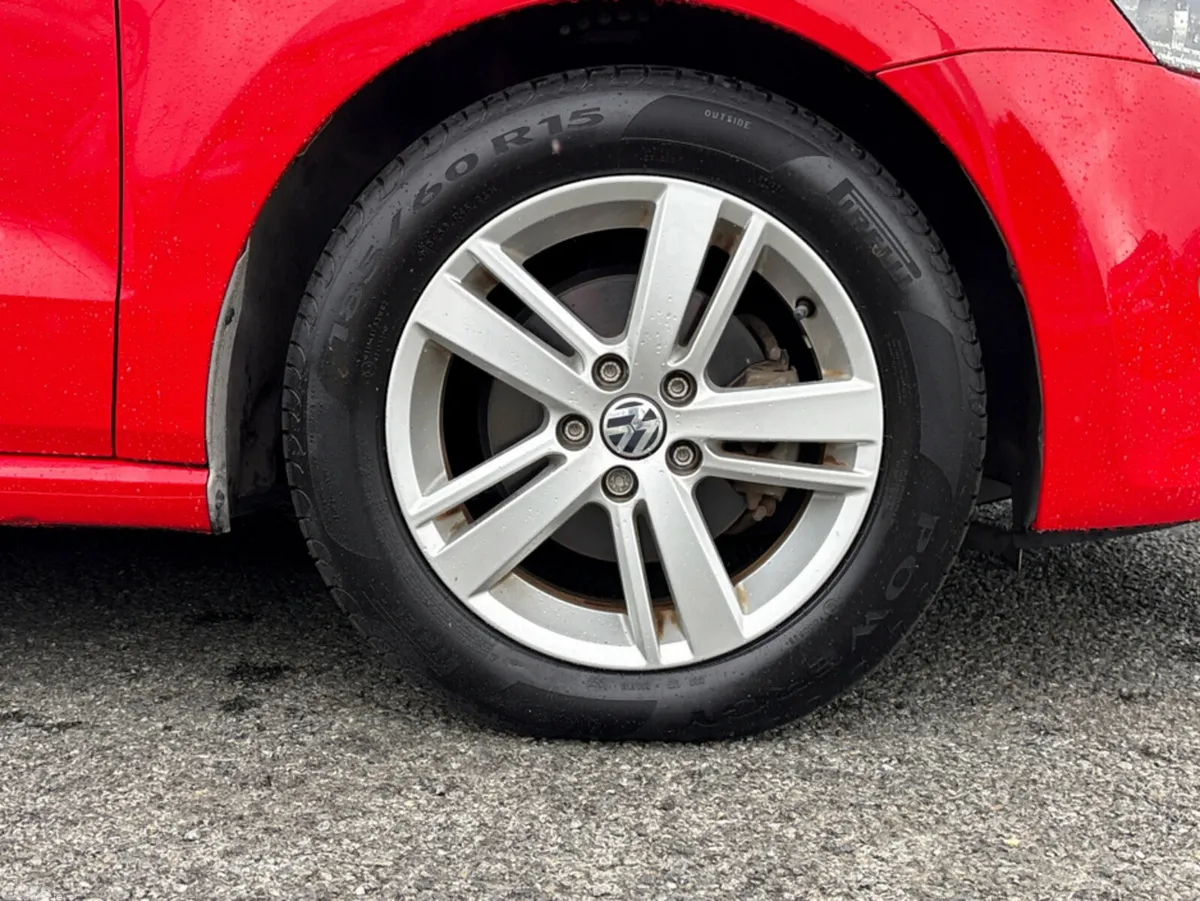 Volkswagen Polo Hatchback, Petrol, 2013, Red