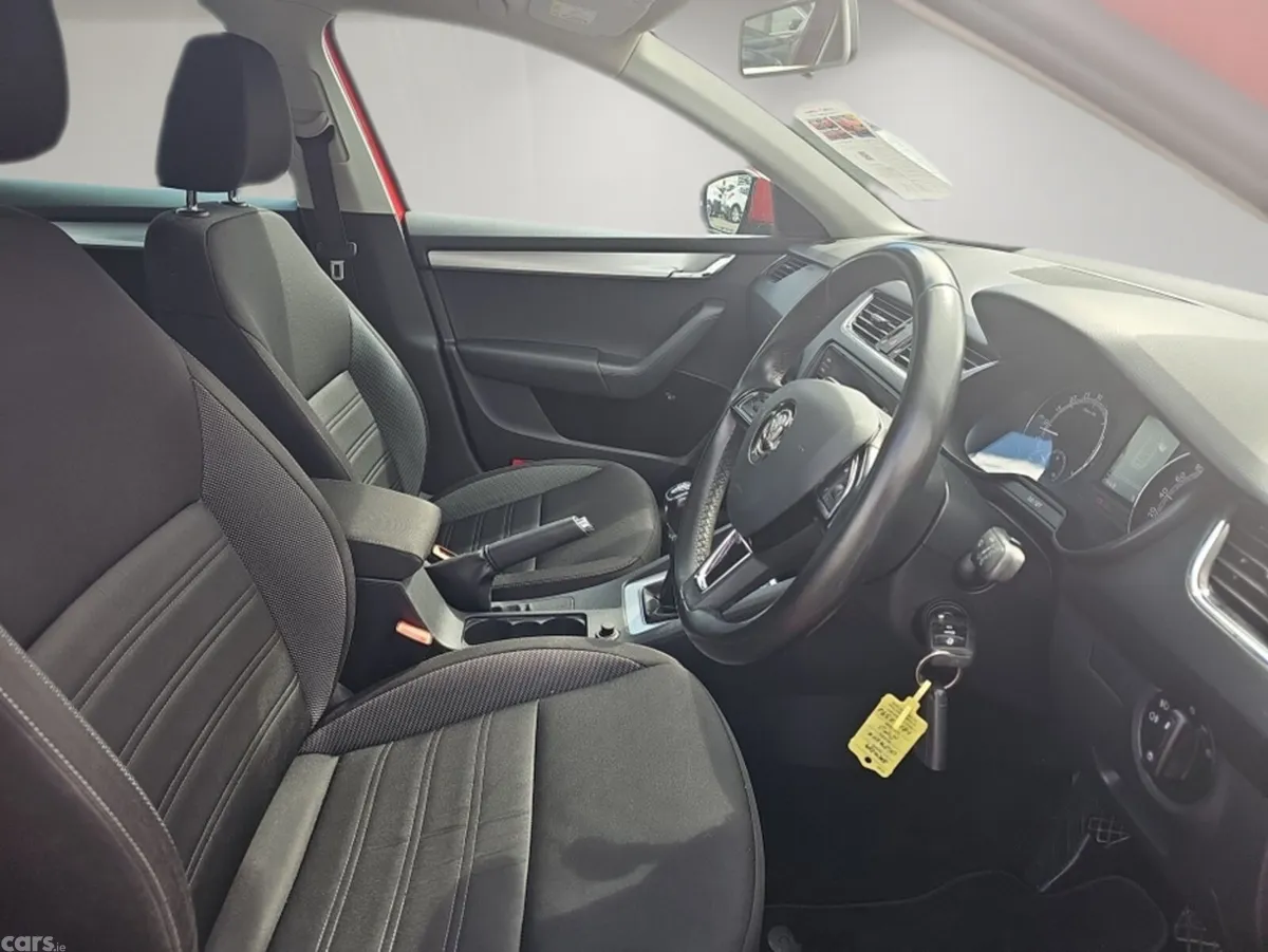 Skoda Octavia Hatchback, Diesel, 2018, Red
