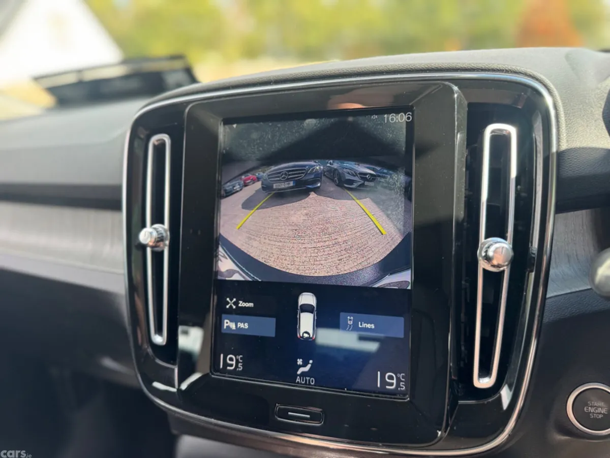 Volvo XC40 Estate, Petrol Plug-in Hybrid, 2020, Black
