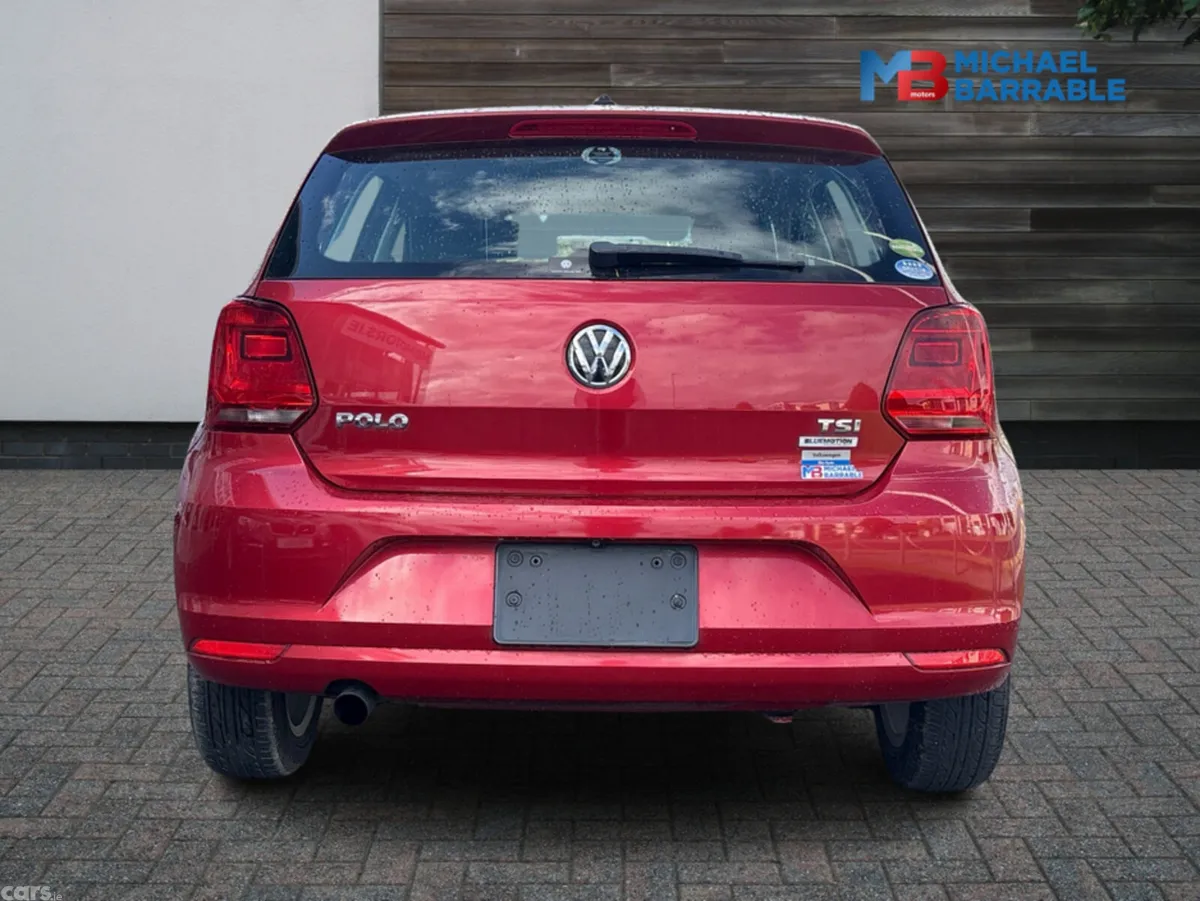 Volkswagen Polo Hatchback, Petrol, 2015, Red