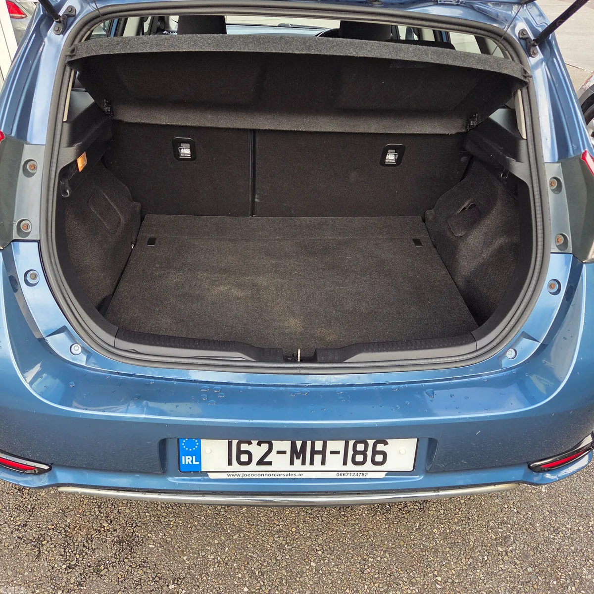 Toyota Auris Hatchback, Petrol, 2016, Blue