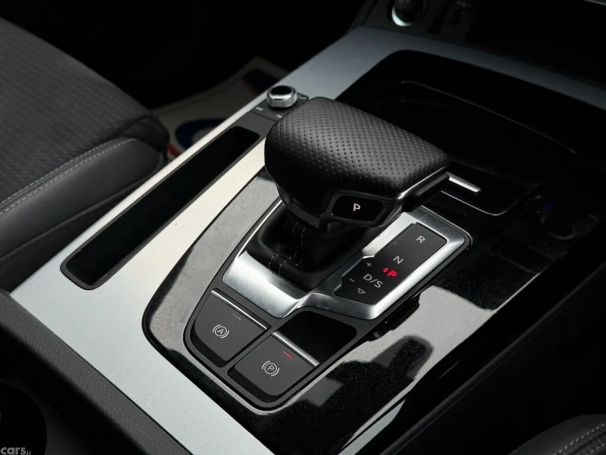 Audi Q5 SUV, Diesel Hybrid, 2023, Blue