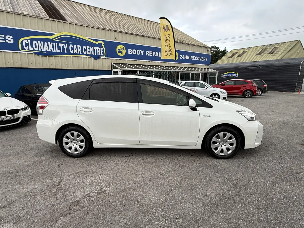 Toyota Prius Hatchback, Petrol Hybrid, 2015, White