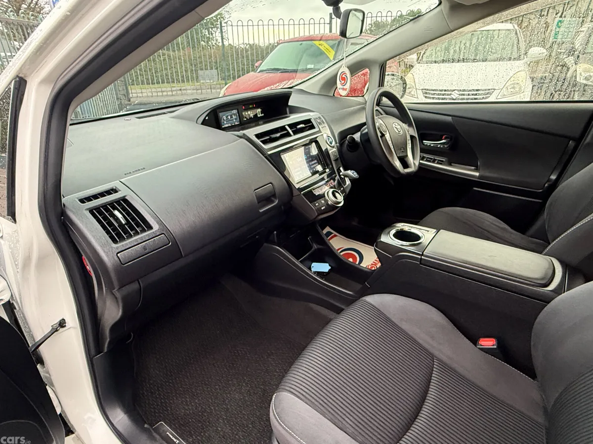 Toyota Prius Hatchback, Petrol Hybrid, 2015, White
