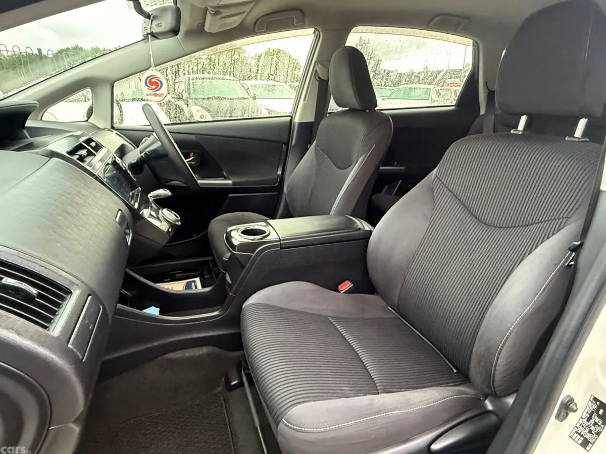 Toyota Prius Hatchback, Petrol Hybrid, 2015, White
