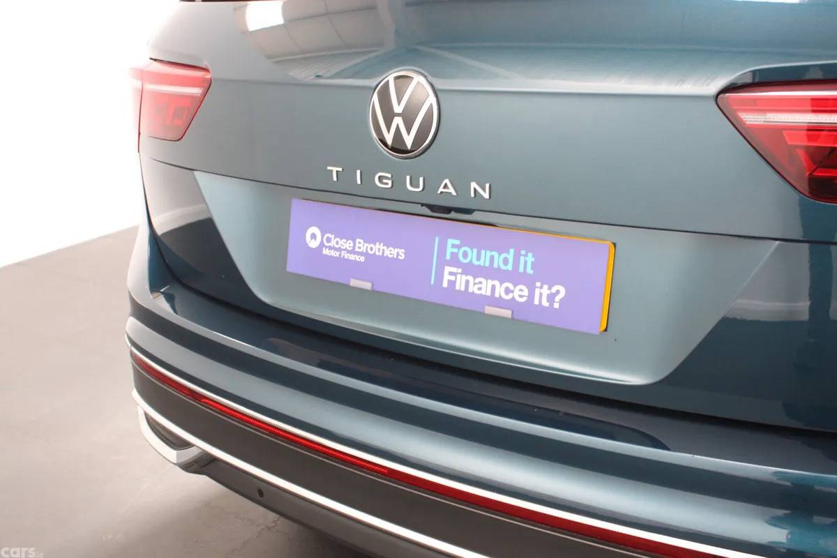 Volkswagen Tiguan SUV, Petrol, 2023, Blue