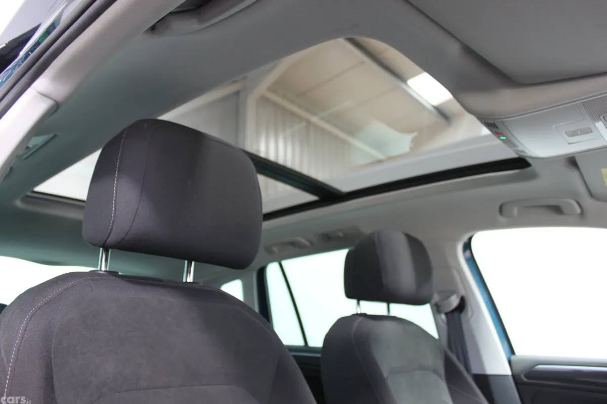 Volkswagen Tiguan SUV, Petrol, 2023, Blue