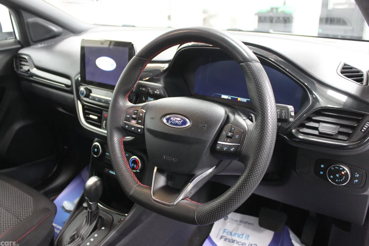 Ford Puma SUV, Petrol Hybrid, 2023, White