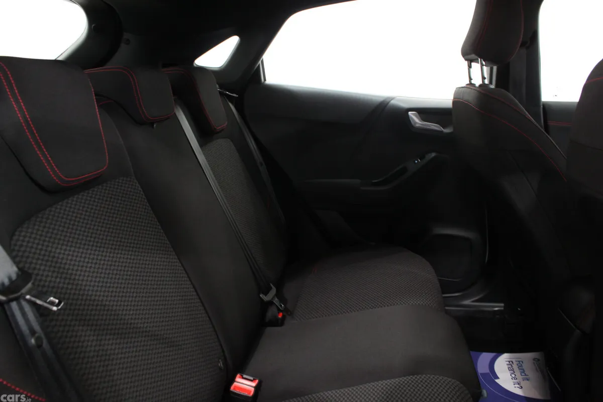 Ford Puma SUV, Petrol Hybrid, 2023, White