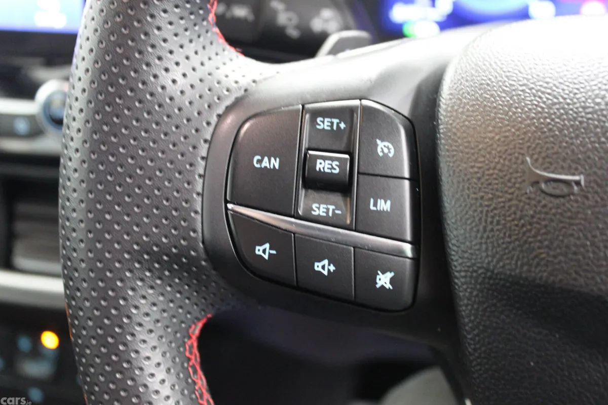 Ford Puma SUV, Petrol Hybrid, 2023, White