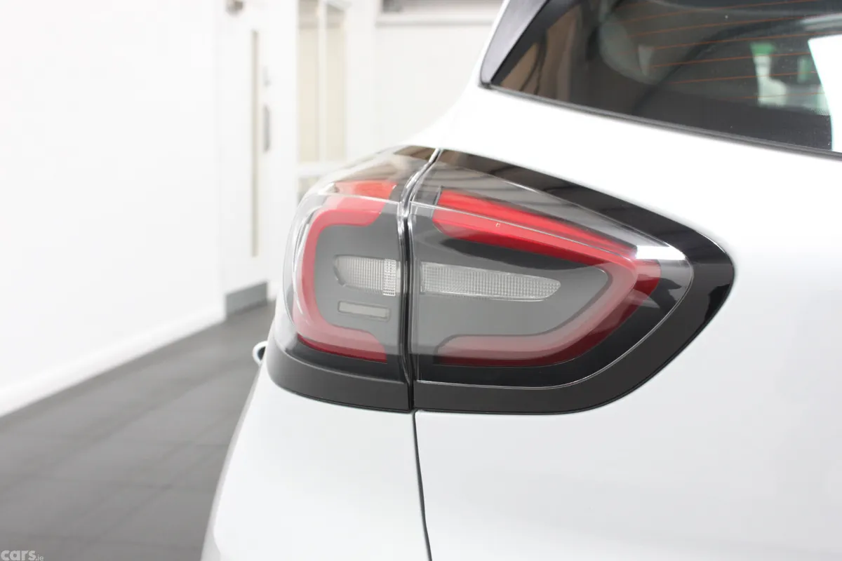Ford Puma SUV, Petrol Hybrid, 2023, White