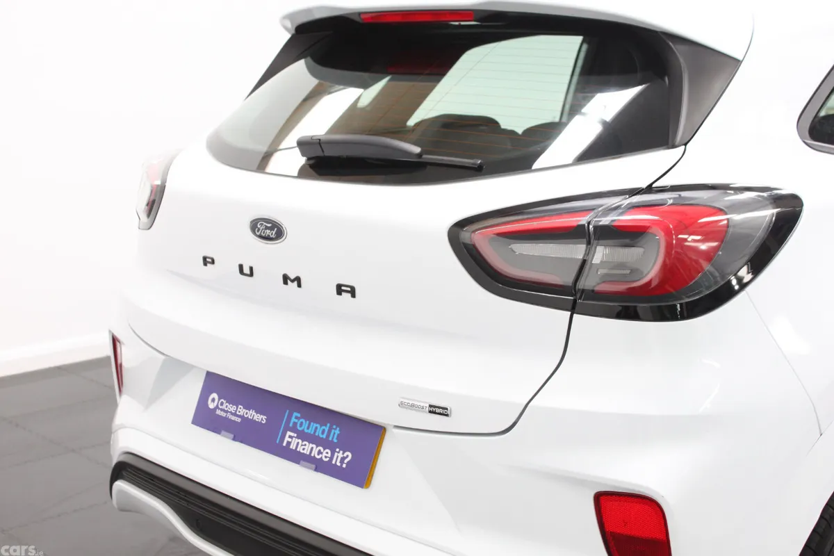 Ford Puma SUV, Petrol Hybrid, 2023, White